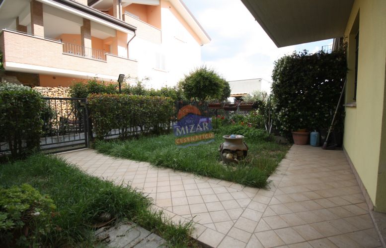 Vendita Cesenatico Gatteo Paese, Appartamento con giardino privato